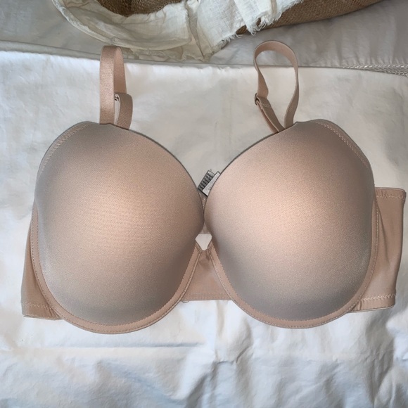 Wacoal Other - Wacoal convertible contour underwire bra nude 34d Wacoal Other - Wacoal convertible contour underwire bra nude 34d